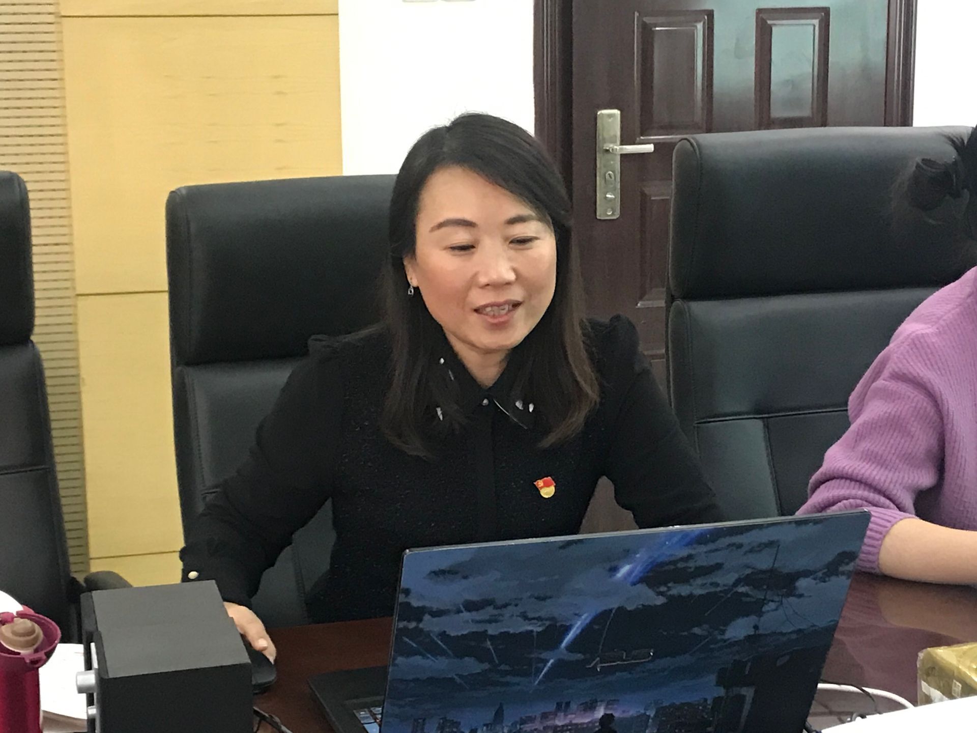 1574646171918_acda91a5-6d2f-f735-b0dd-19d81fdf531a.jpg 王莉副书记讲党课.jpg