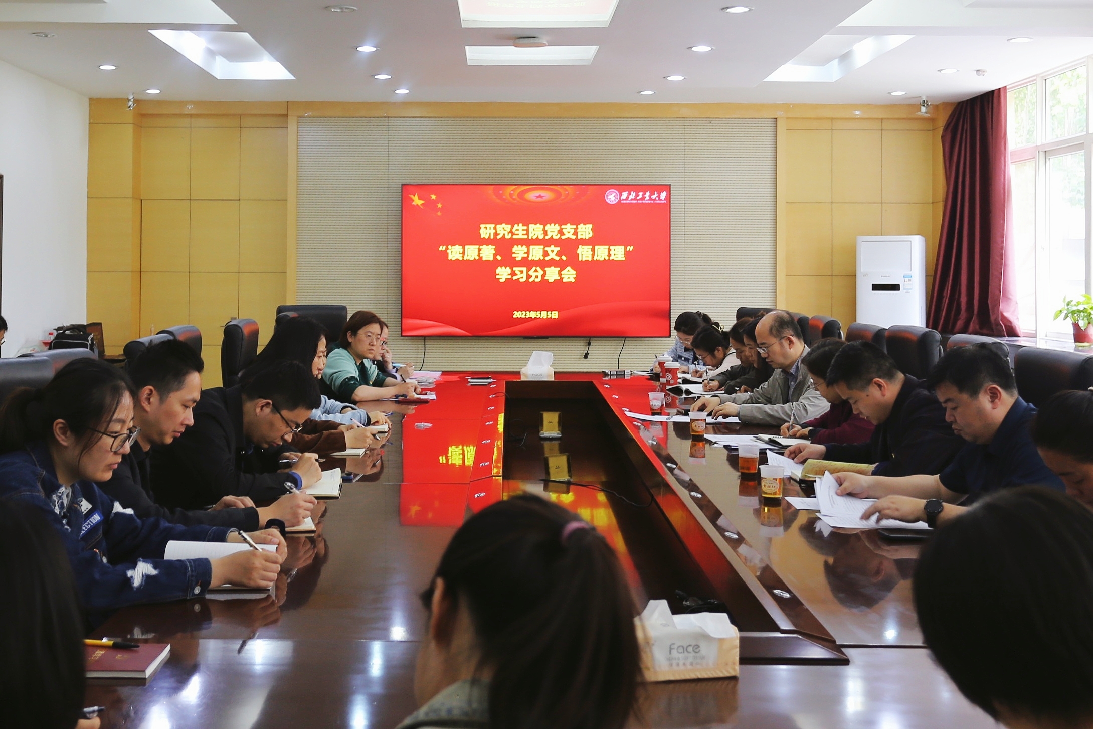 新闻选1.jpg 新闻选1.jpg