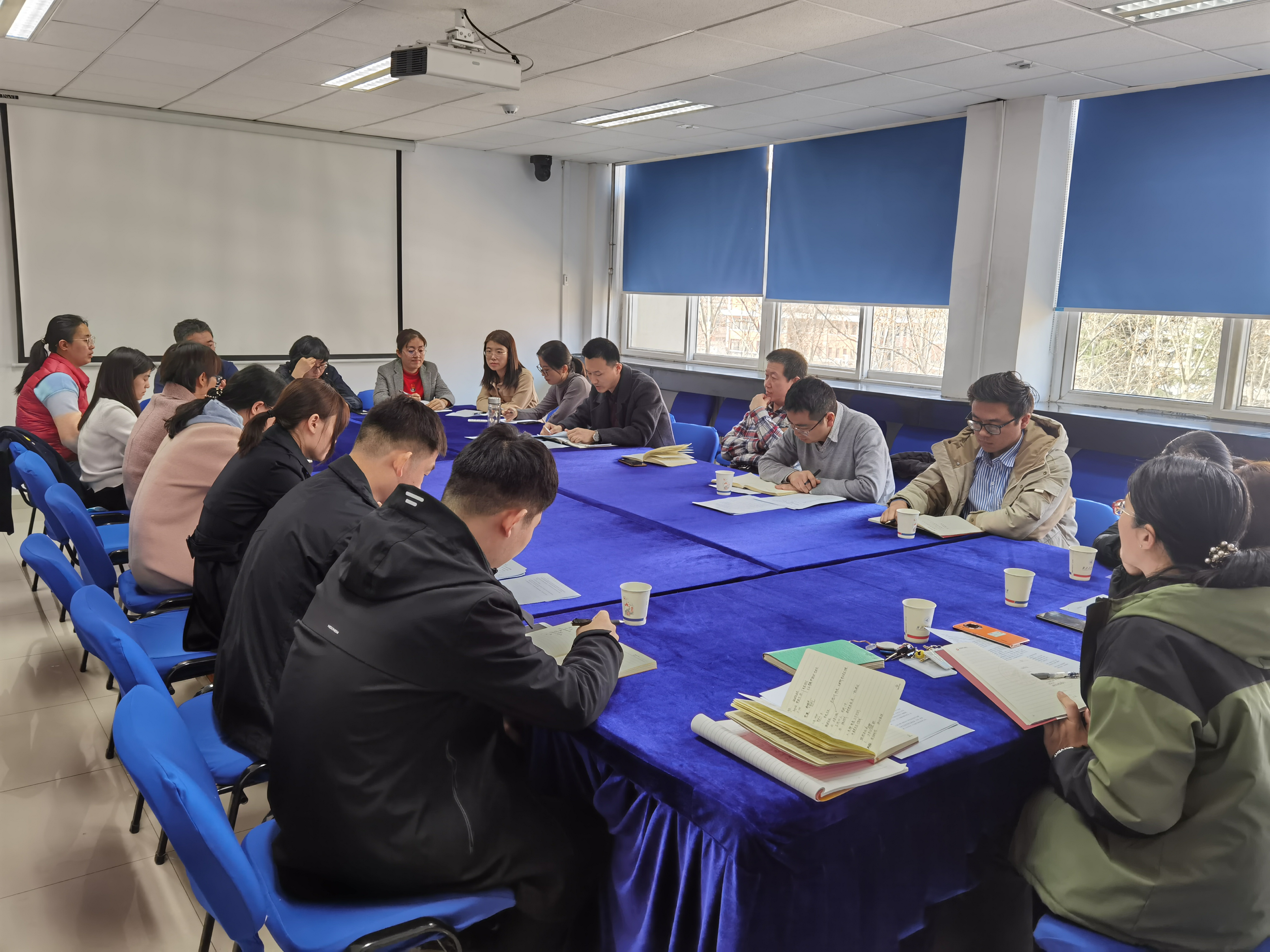 1614927595930_44f97209-b181-7324-2311-d92b4a8903ed.jpg 小聪书记参加组织生活会.jpg