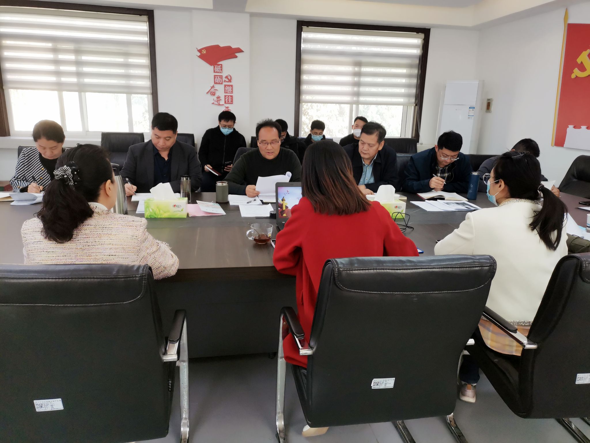 组织生活会2_副本.jpg 组织生活会2_副本.jpg
